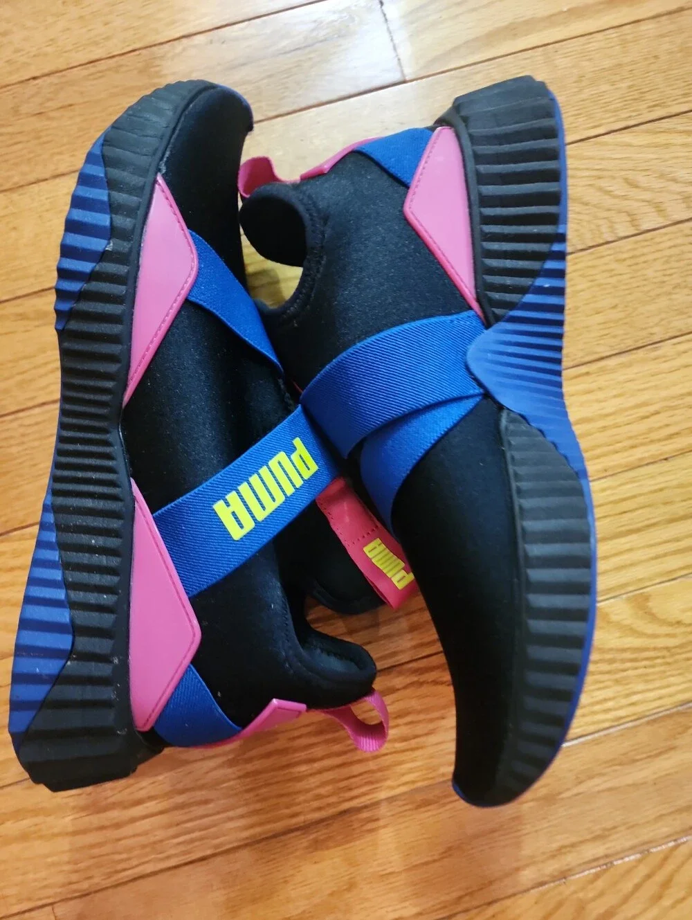 Puma Defy Mid 90'S Black Slip-On Women's Sneakers with Blue Straps and Pink Tabs